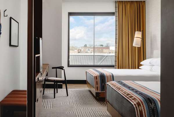  - Hotel Tupelo Downtown