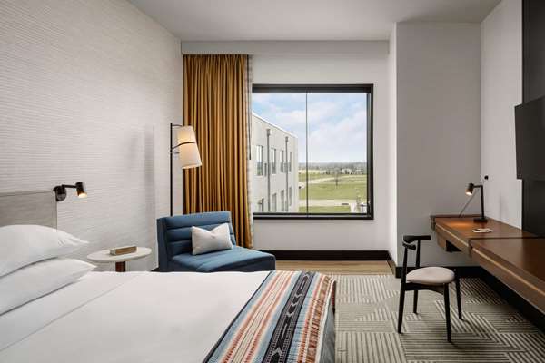  - Hotel Tupelo Downtown