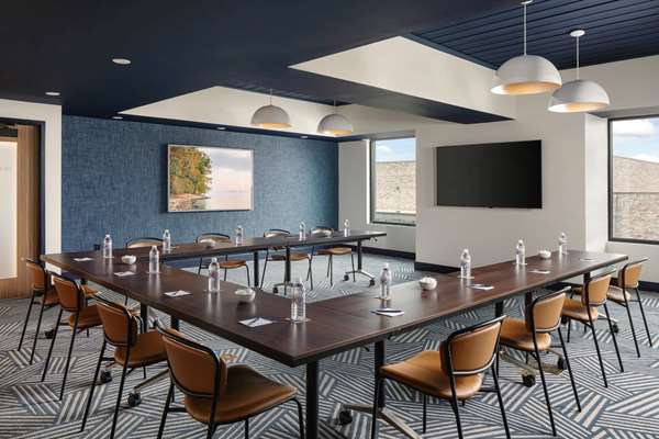  - Hotel Tupelo Downtown