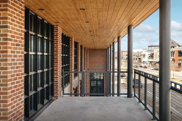  - Hotel Tupelo Downtown