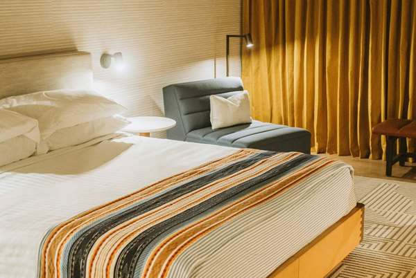  - Hotel Tupelo Downtown