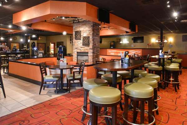 Bar - Ramada Plaza Hotel Sheridan - I-90, Exit 25
