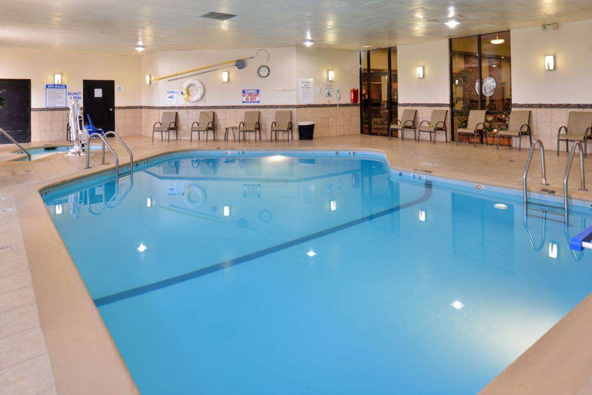 Pool - indoor | Ramada Plaza by Wyndham Sheridan Hotel & Convention Center