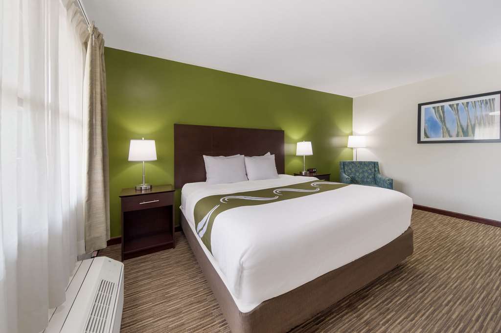 QUALITY INN GREAT BARRINGTON-guestroom-Guest Room,On-Site.jpg