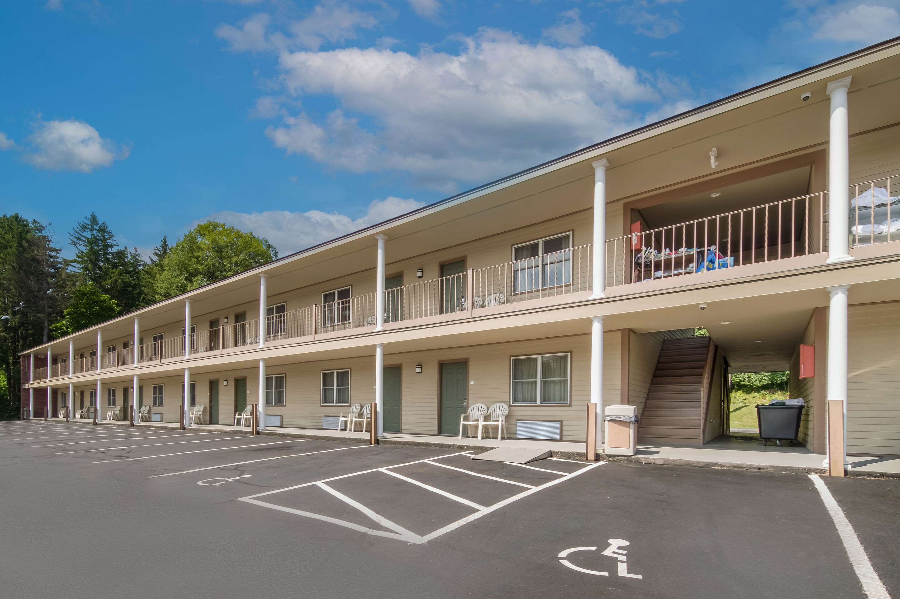 Hotel Parking Area | Quality Inn