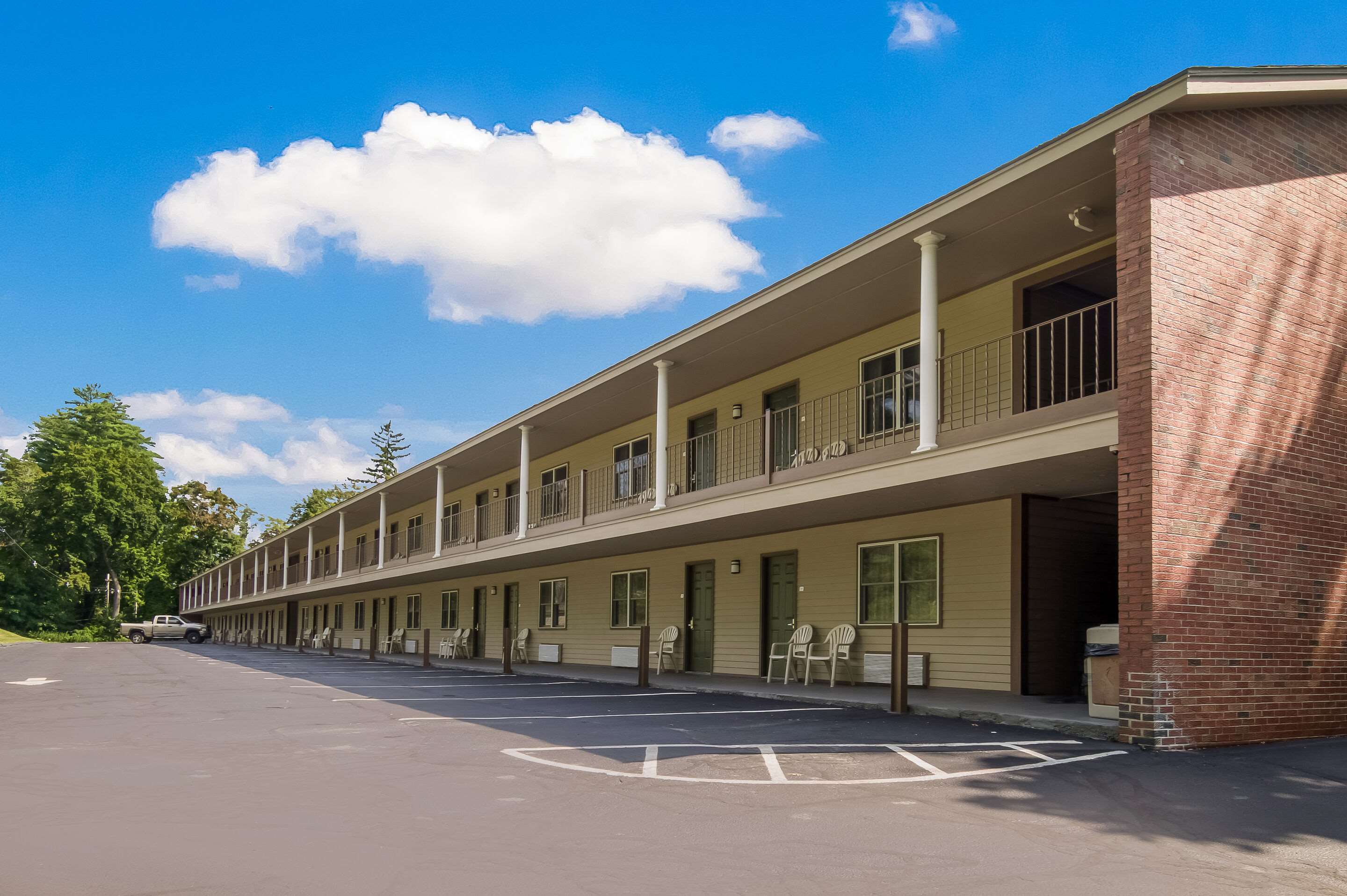 Outdoor area | Quality Inn