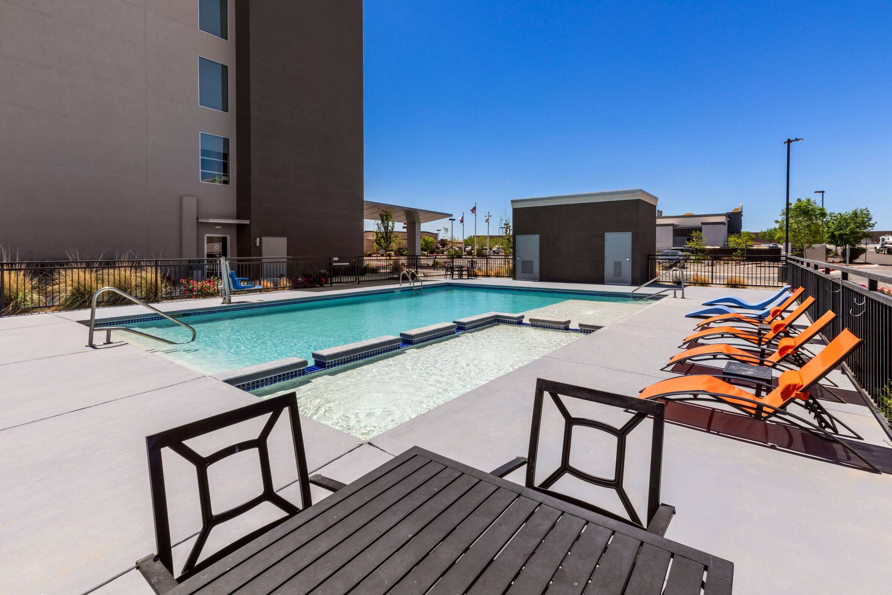 Pool - indoor
