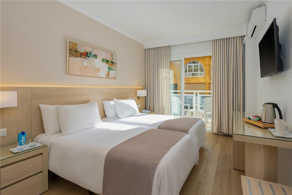 LAS ARENAS AFFILIATED BY MELIA-guestroom-Guest Room,On-Site.jpg