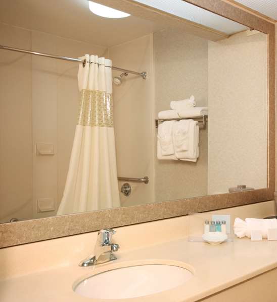  - SureStay Hotel by Best Western Secaucus - I-95, Exit 17