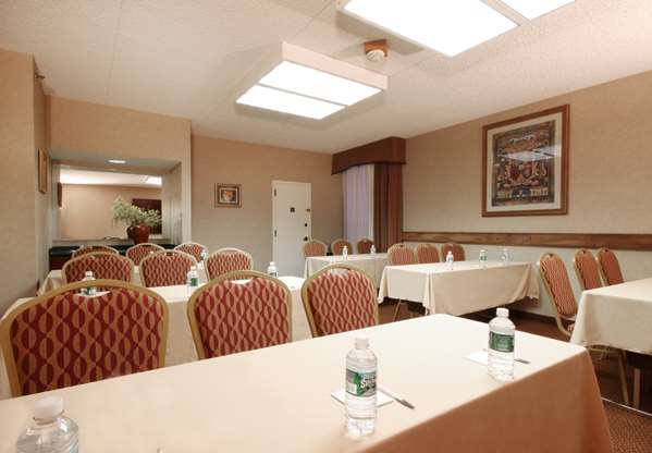  - SureStay Hotel by Best Western Secaucus - I-95, Exit 17