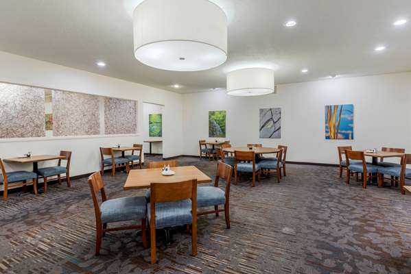 Amenities - Clarion Inn Elmira