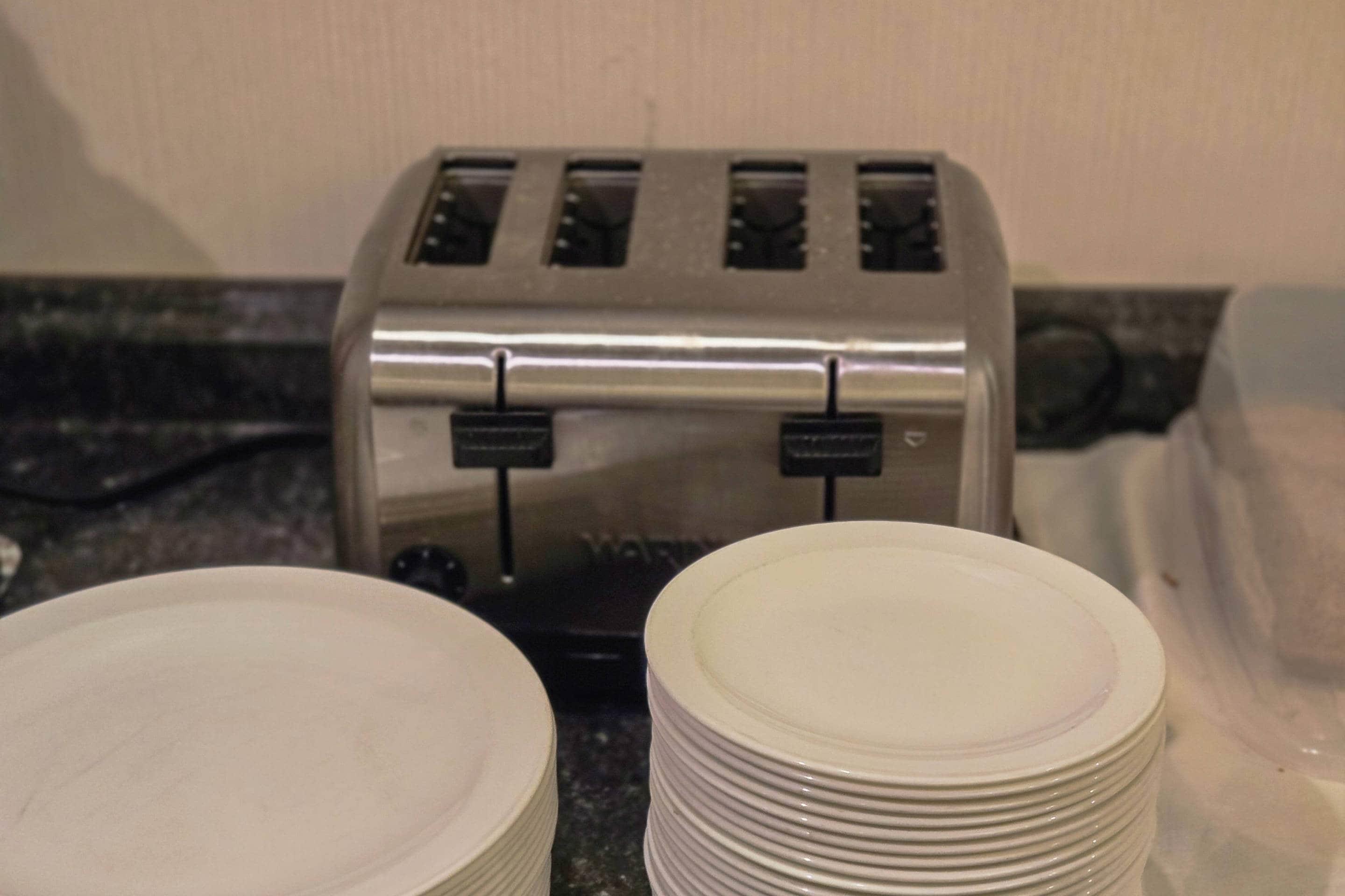 Breakfast area | Clarion Inn Elmira-Horseheads