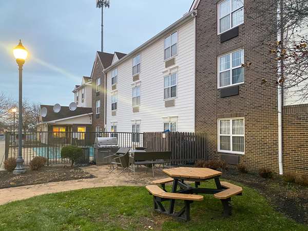 Exterior view - Mainstay Suites Middleburg Heights - I-71, Exit 235