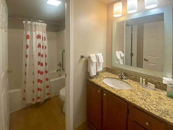 Suite - Mainstay Suites Middleburg Heights - I-71, Exit 235