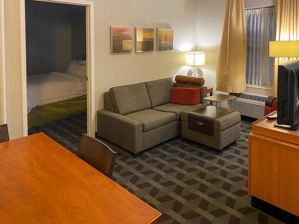 Suite - Mainstay Suites Middleburg Heights - I-71, Exit 235