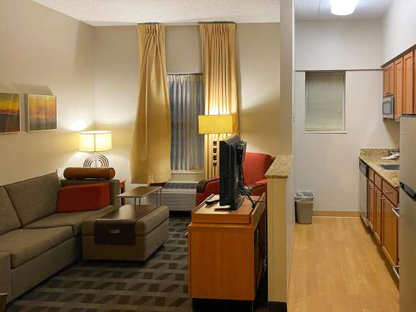 Suite - Mainstay Suites Middleburg Heights - I-71, Exit 235