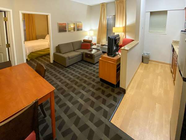 Suite - Mainstay Suites Middleburg Heights - I-71, Exit 235