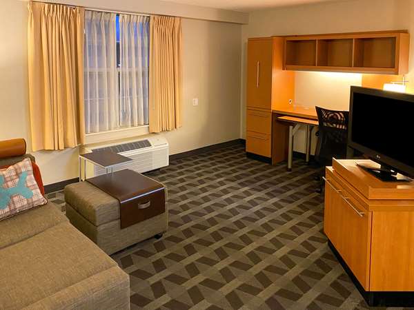 Suite - Mainstay Suites Middleburg Heights - I-71, Exit 235