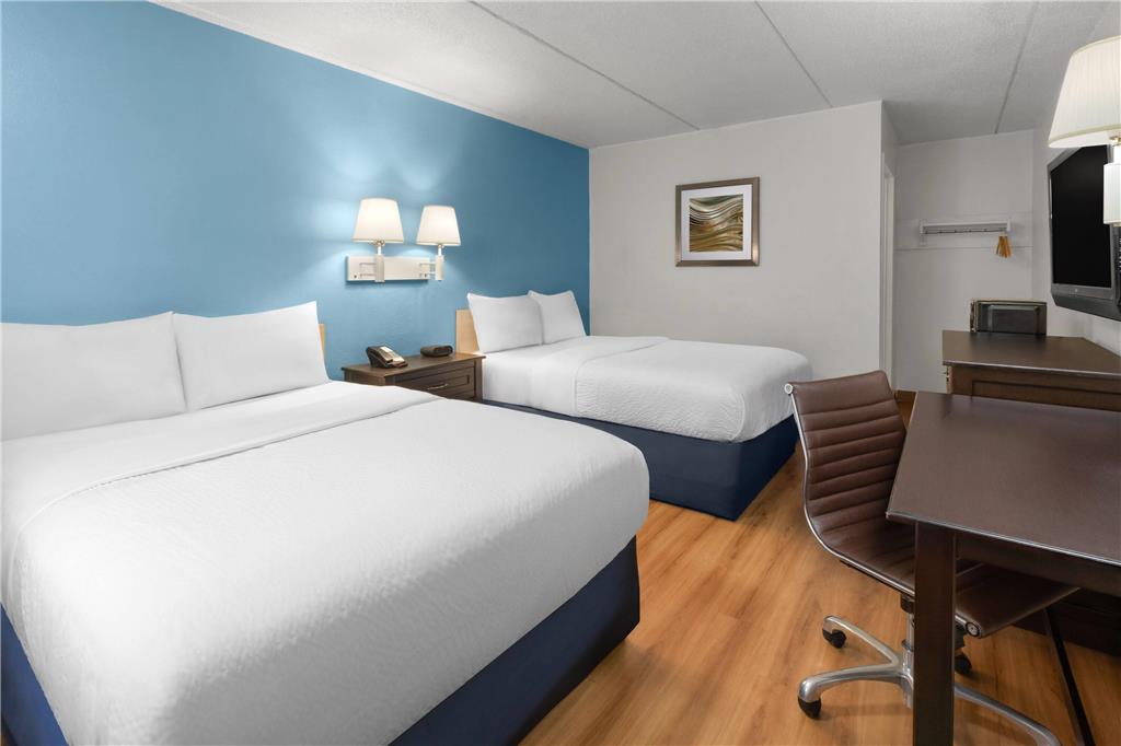 TRAVELODGE BY WYNDHAM MADISON-guestroom-Guest Room,On-Site.jpg