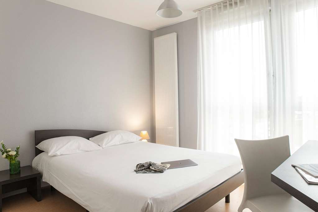 COMFORT APARTHOTEL BESANON HAUTS DU-guestroom-Guest Room,On-Site.jpg