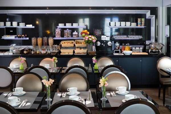 Dining,Dining Area,Restaurant,On-Site