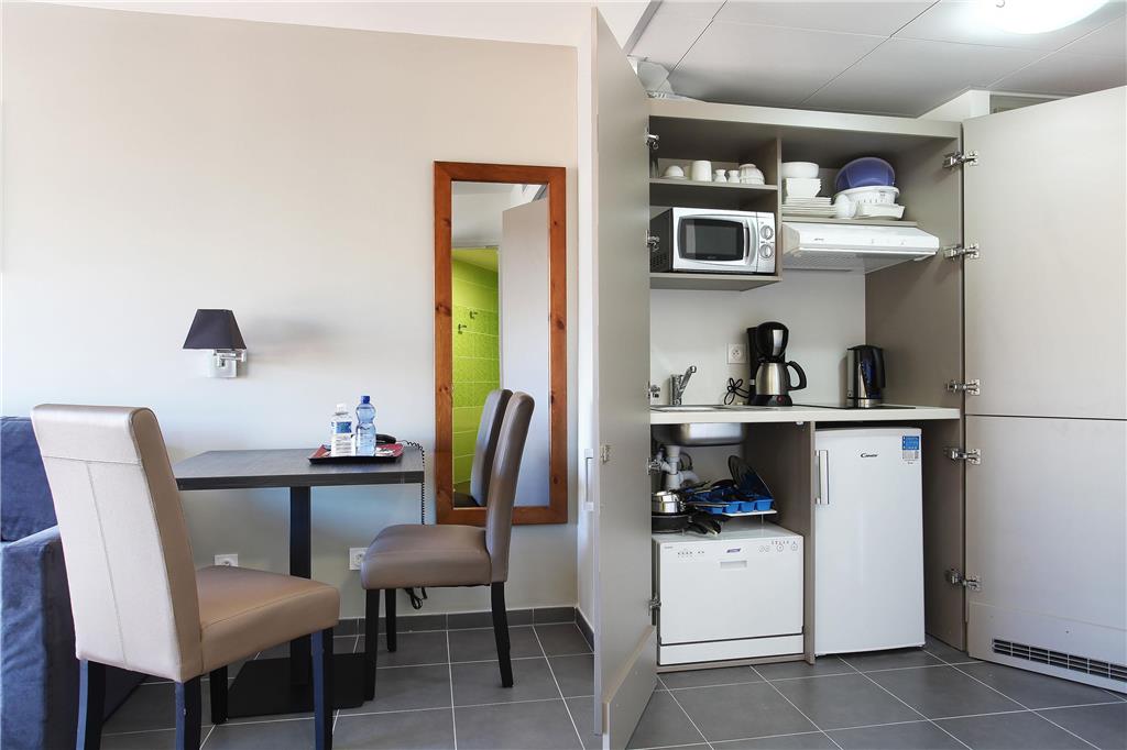ODALYS CITY MARSEILLE PRADO-guestroom-Guest Room,On-Site.jpg