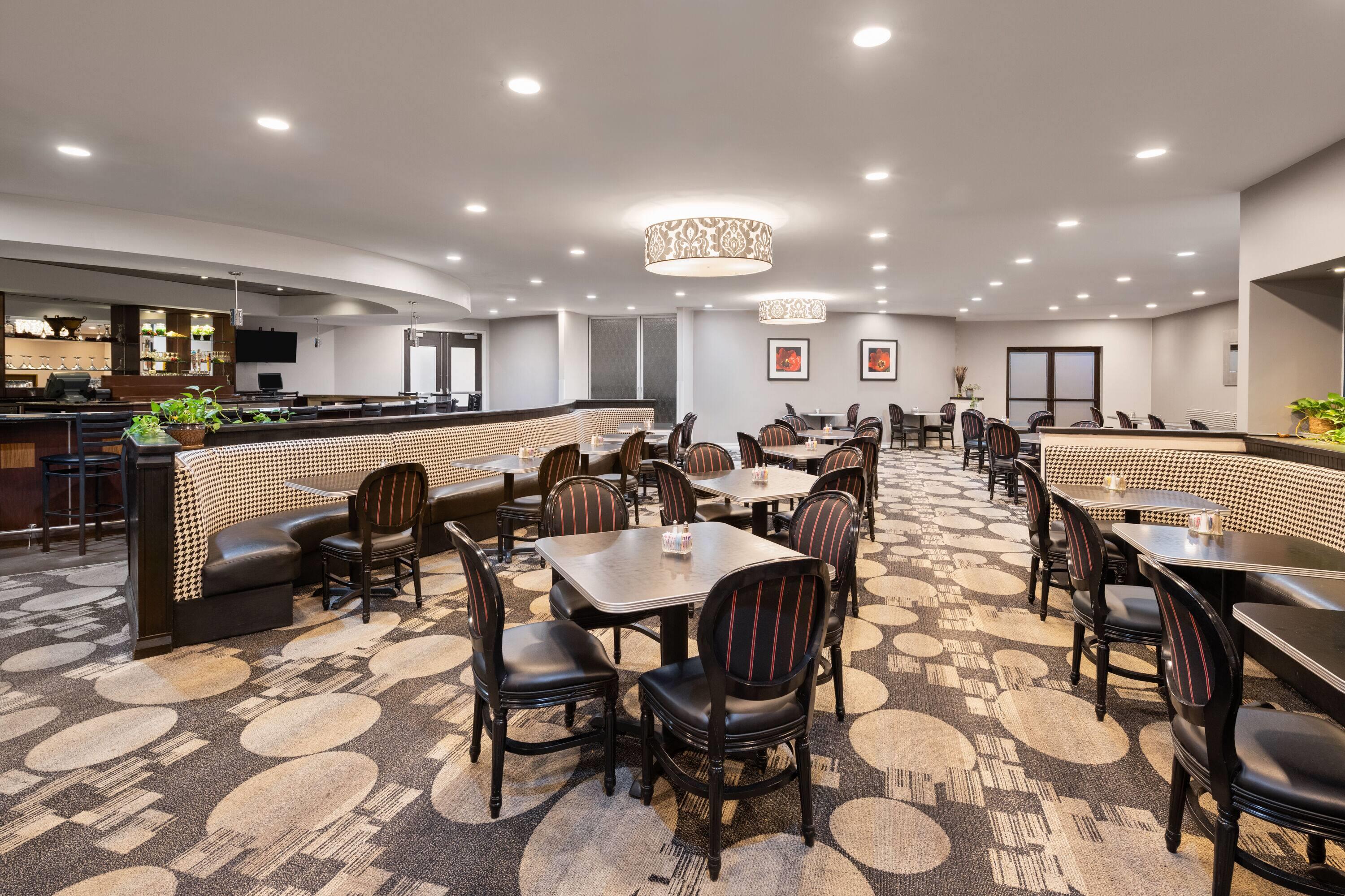 Restaurant | Crowne Plaza Hotel Sacramento Northeast