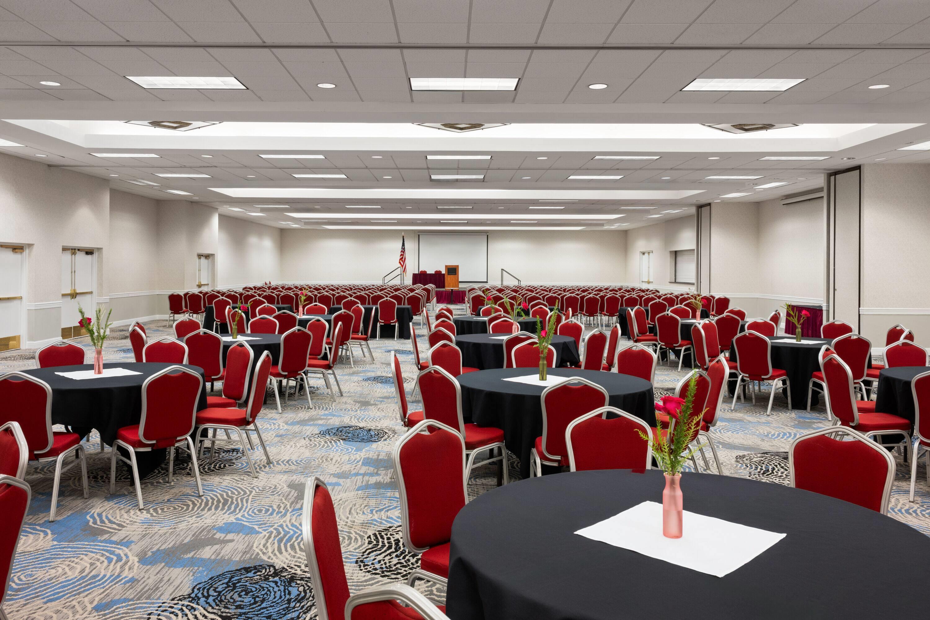 Ballroom | Crowne Plaza Hotel Sacramento Northeast