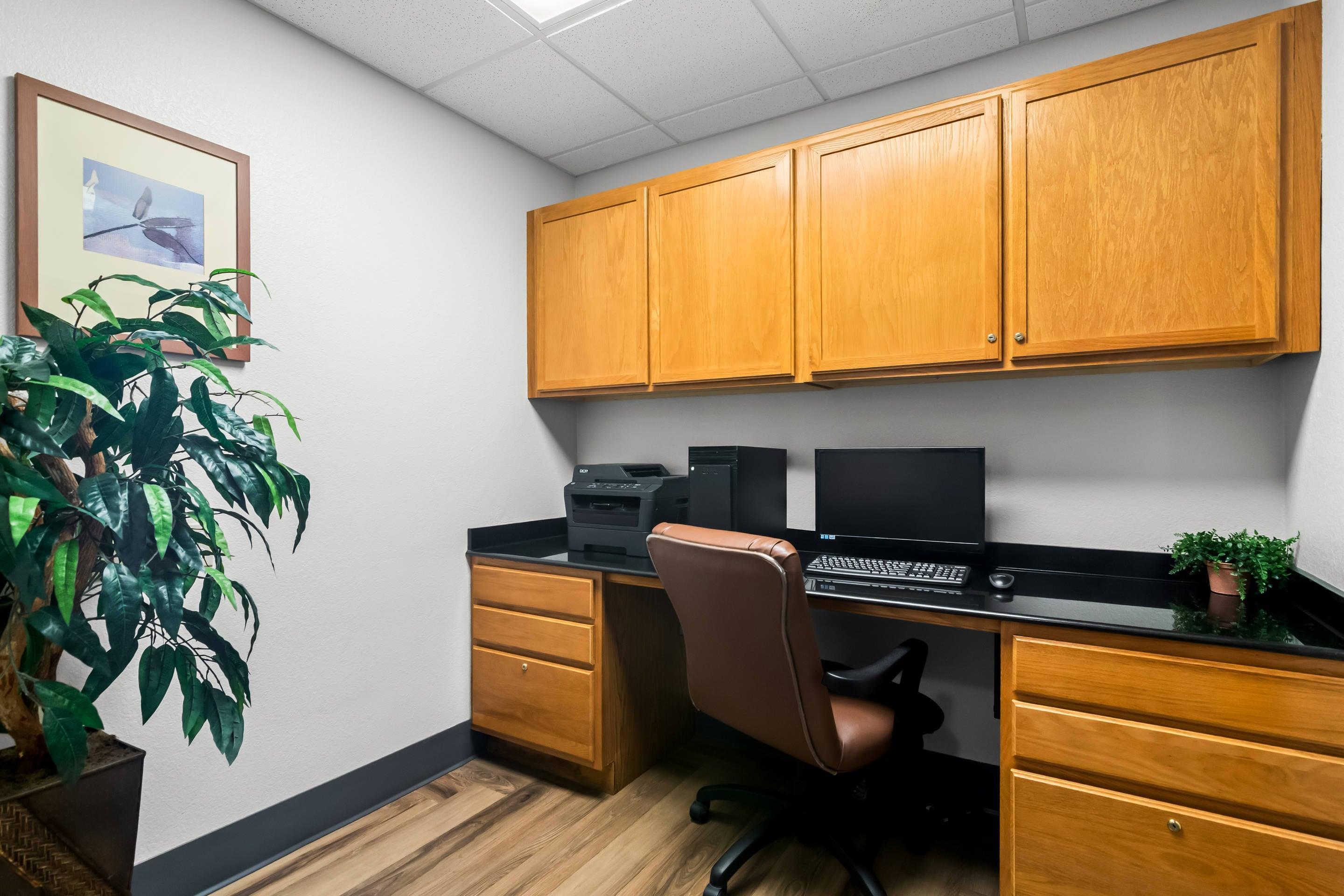 Business center | Suburban Studios Fort Smith