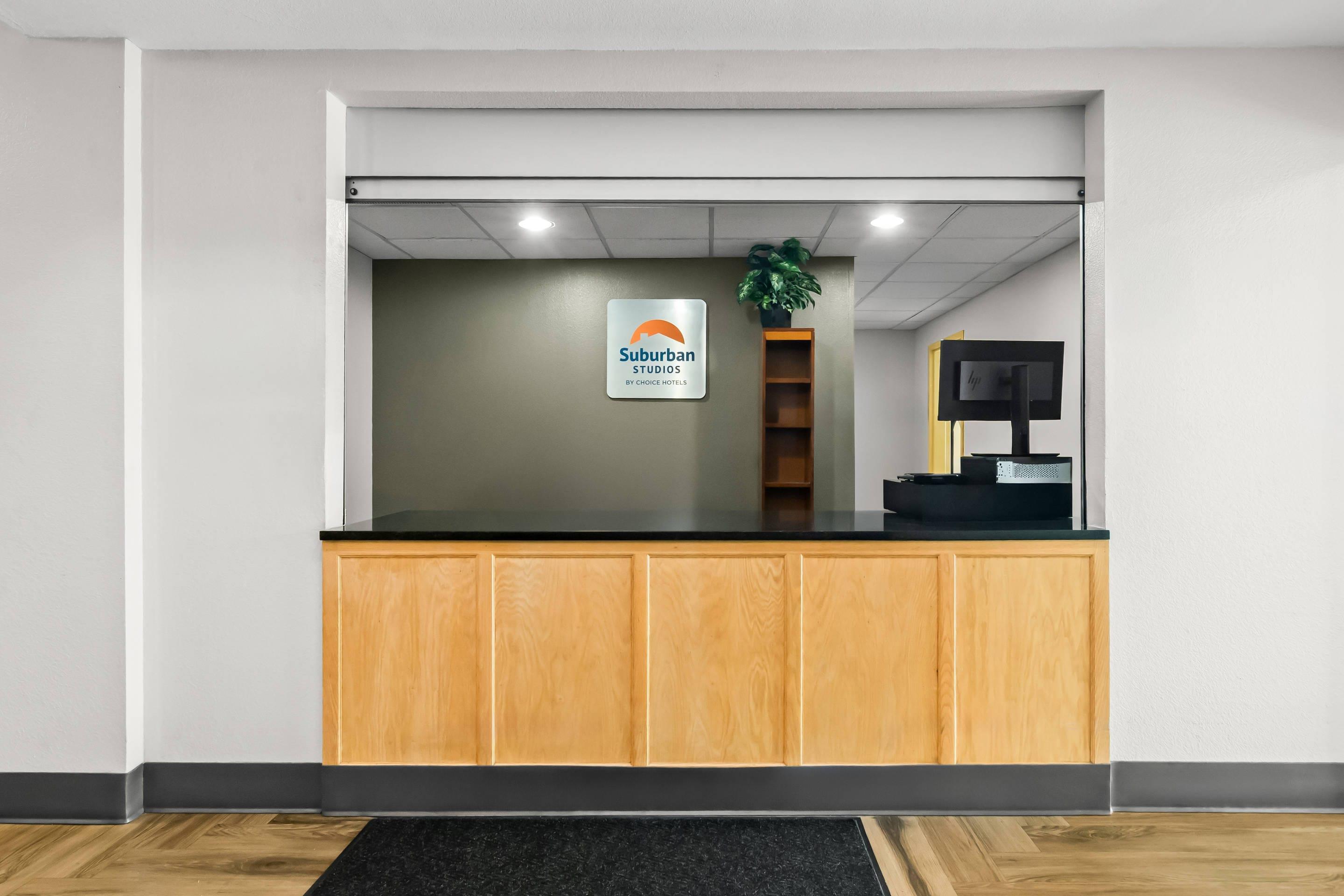 Front desk | Suburban Studios Fort Smith