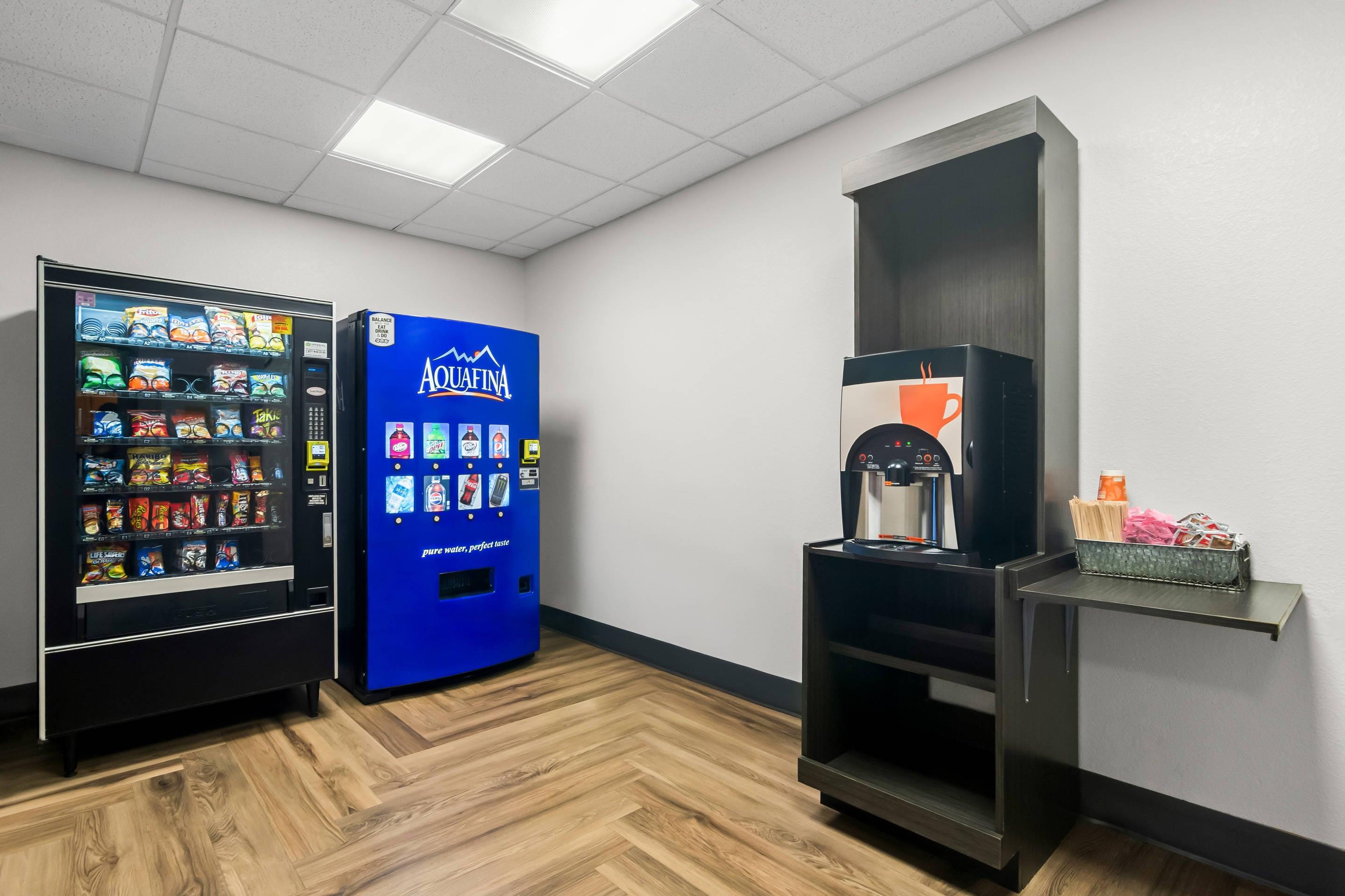 Hotel vending area | Suburban Studios Fort Smith