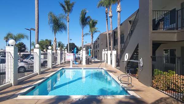 Pool - SureStay Hotel by Best Western Chula Vista - I-5, Exit 8B