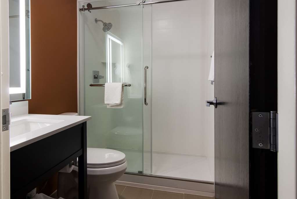 SLEEP INN ERIE-guestroom-Guest Room,Bathroom,On-Site.jpg
