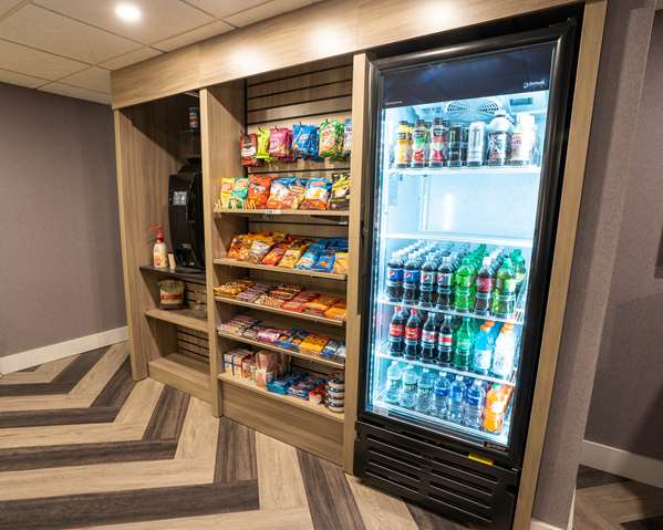  - Hotel on Monroe Rochester - I-590, Exit 2