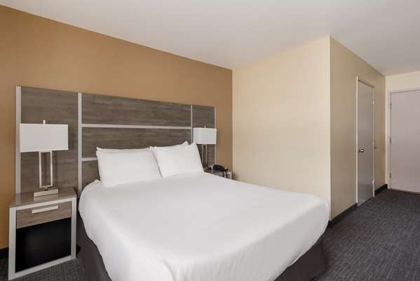  - SureStay Hotel by Best Western Wells - I-80, Exit 352