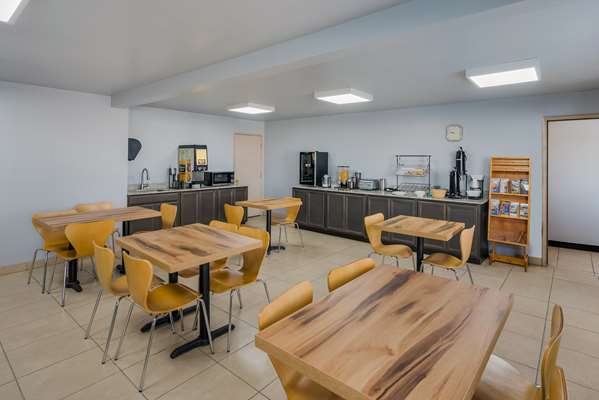 Restaurant - SureStay Hotel by Best Western Wells - I-80, Exit 352