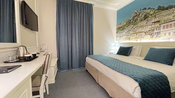 2 Single Beds, Non-Smoking, Comfort Room, Pool View, Mini Fridge, Air-Conditioned, Coffee And Tea Maker, Full Breakfast