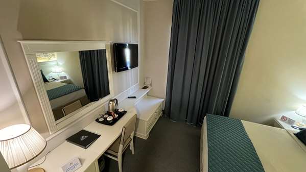 2 Single Beds, Non-Smoking, Comfort Room, Pool View, Mini Fridge, Air-Conditioned, Coffee And Tea Maker, Full Breakfast