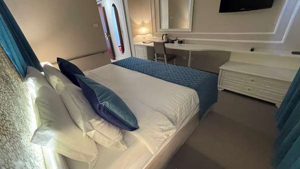 2 Single Beds, Non-Smoking, Comfort Room, Sea View, Mini Fridge, Air-Conditioned, Coffee And Tea Maker, Full Breakfast