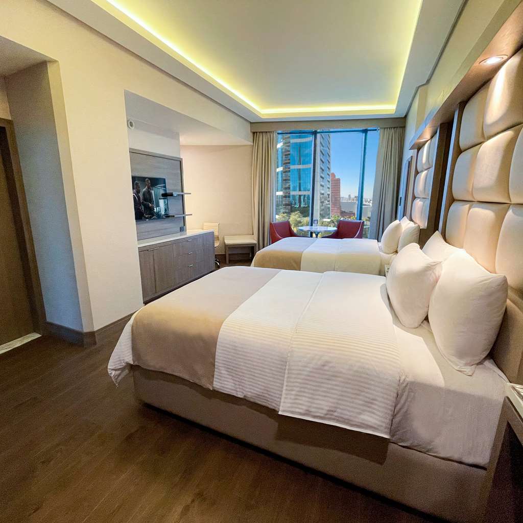 SAFI ROYAL LUXURY METROPOLITAN-guestroom-Guest Room,On-Site.jpg