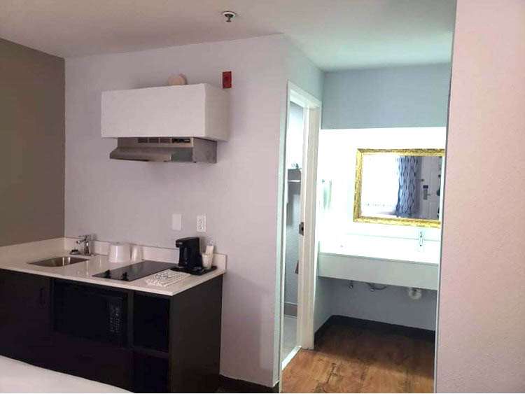 STUDIO 6 SAVANNAH, GA - GATEWAY AND-guestroom-Guest Room,Suite,On-Site.jpg