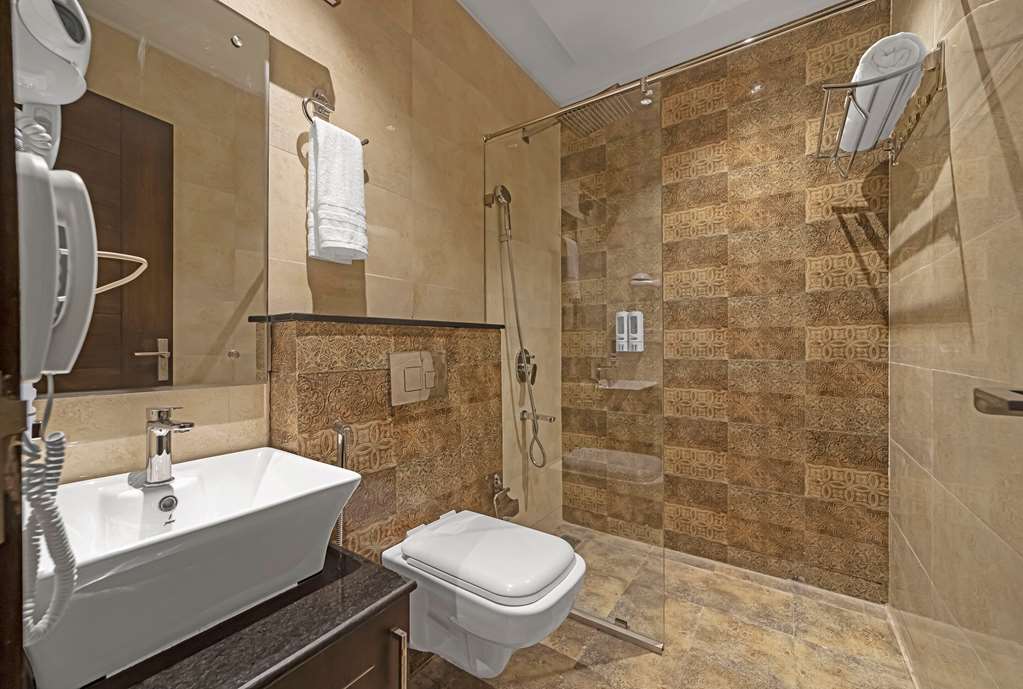 COMFORT INN RISHIKESH-guestroom-Guest Room,Bathroom,On-Site.jpg