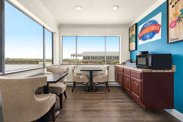  - Baymont Inn & Suites Fort Bragg