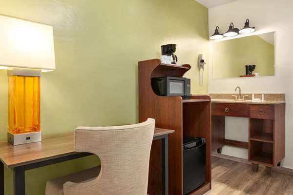 Suite - Baymont Inn & Suites Fort Bragg