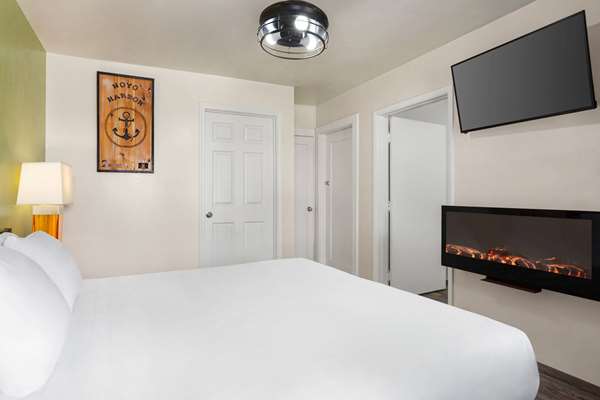 Suite - Baymont Inn & Suites Fort Bragg