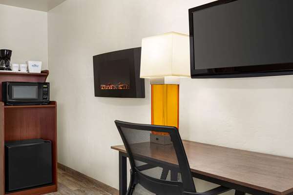  - Baymont Inn & Suites Fort Bragg