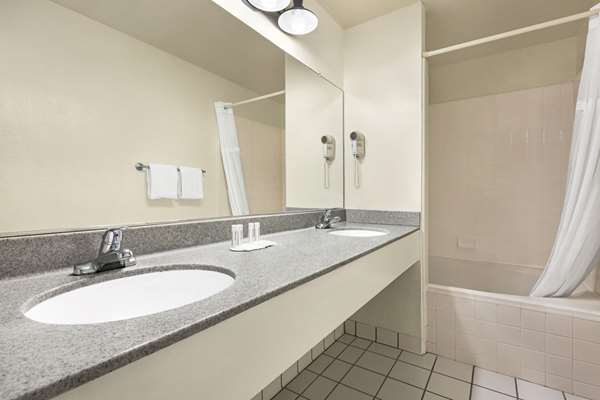  - Baymont Inn & Suites Fort Bragg