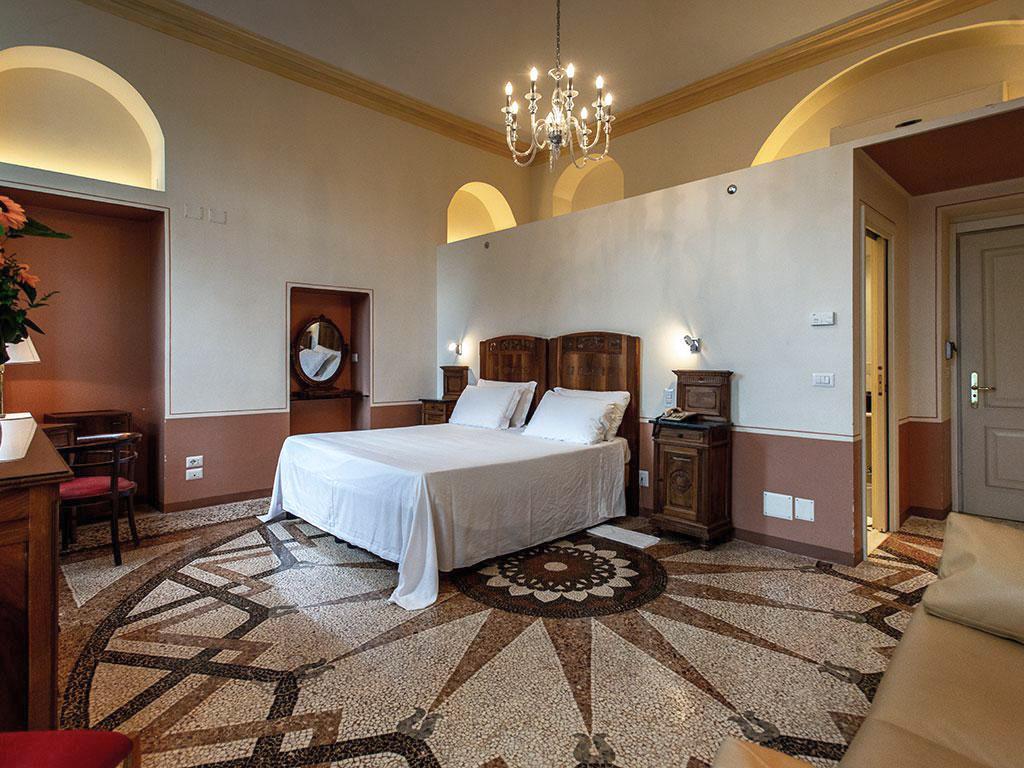 Roma e Rocca Cavour Hotel