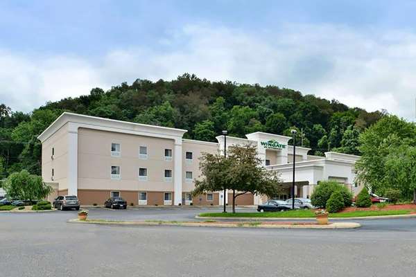 Exterior view - Wingate by Wyndham Hotel Steubenville