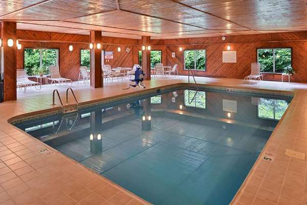 Pool - Wingate by Wyndham Hotel Steubenville